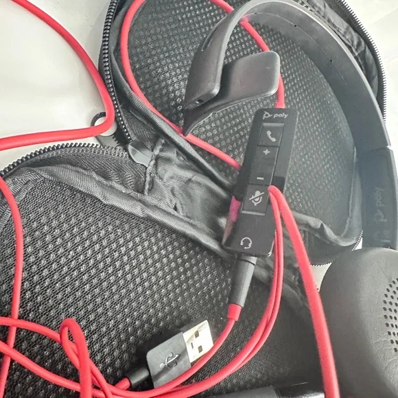 Poly one ear 5210 Headset with Case